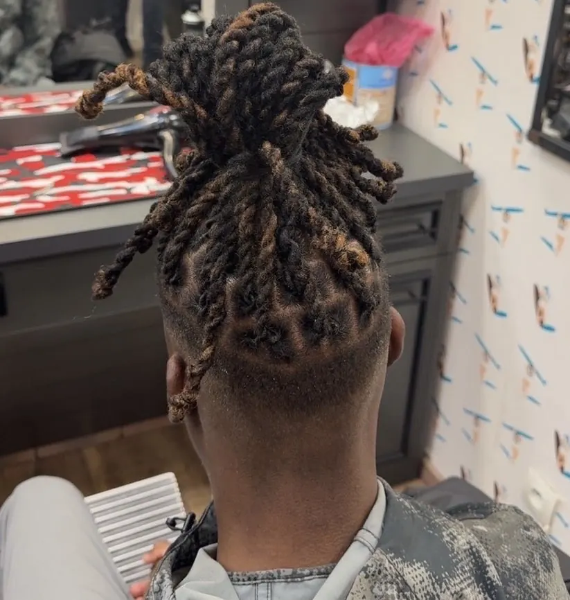Retwist de locks vu de dessus